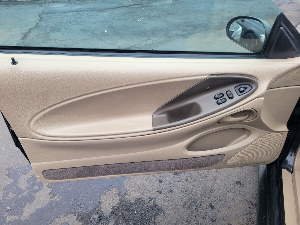 2001 Ford Mustang Image 11