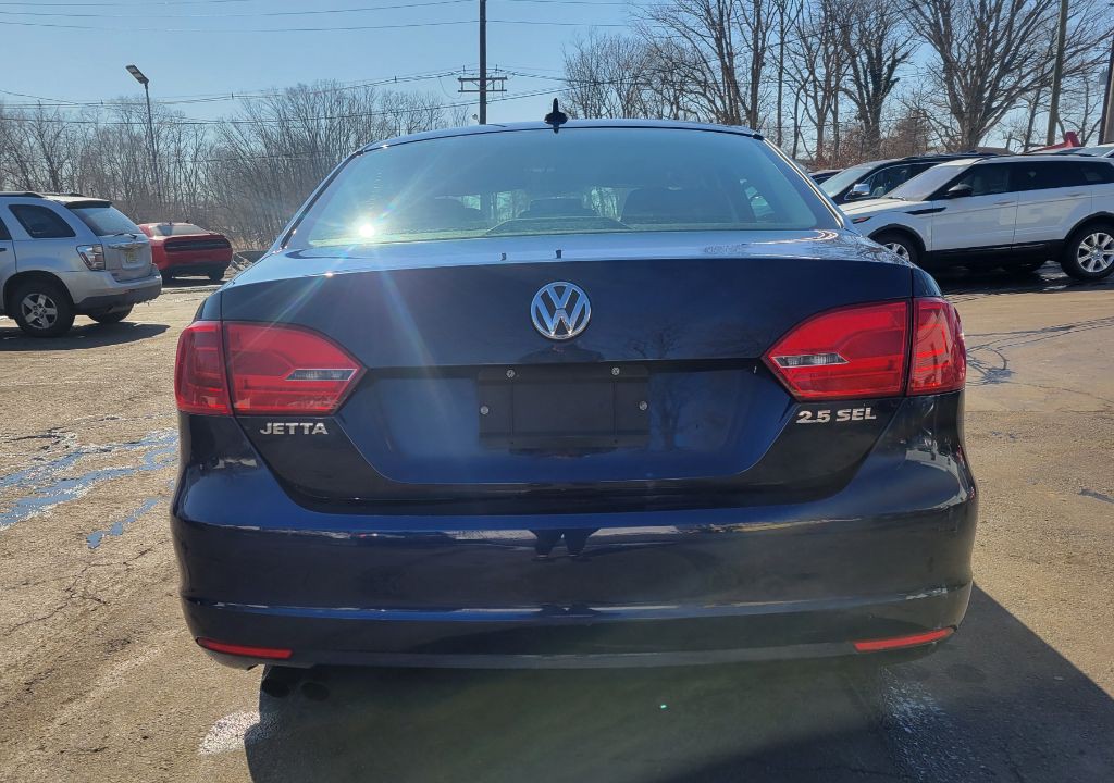 2011 Volkswagen Jetta Image 4