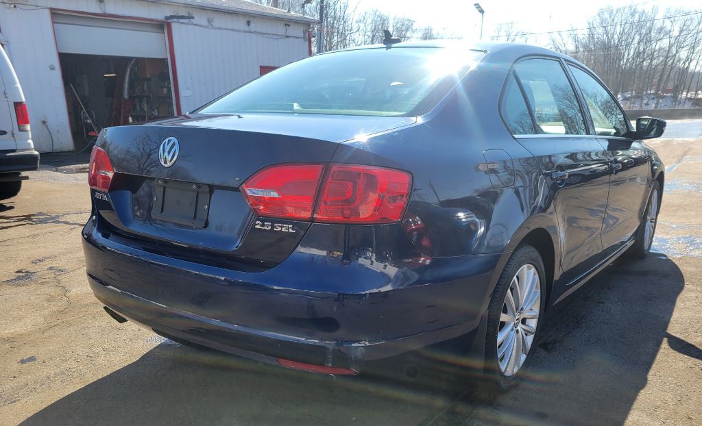 2011 Volkswagen Jetta Image 5