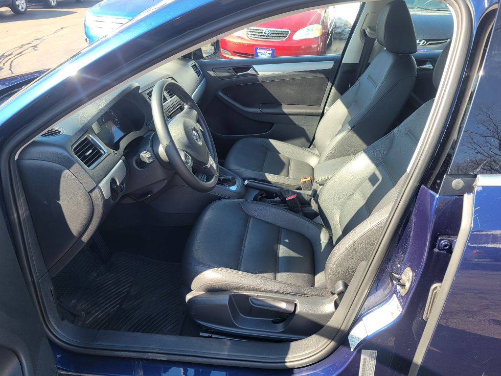 2011 Volkswagen Jetta Image 14