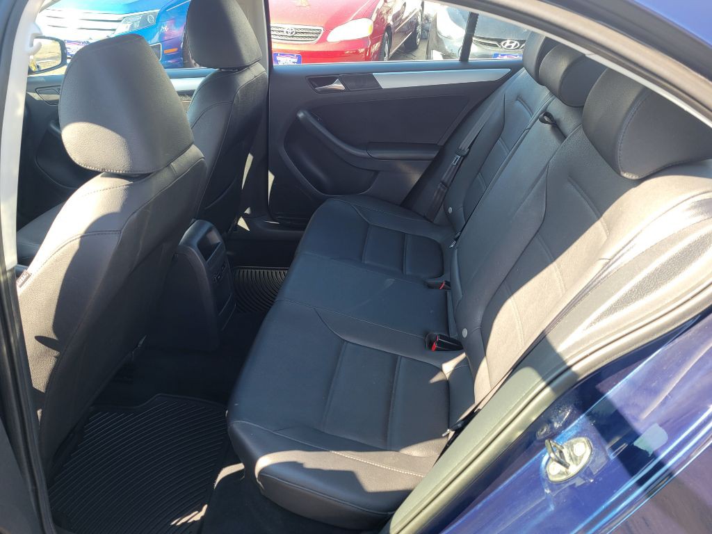 2011 Volkswagen Jetta Image 18