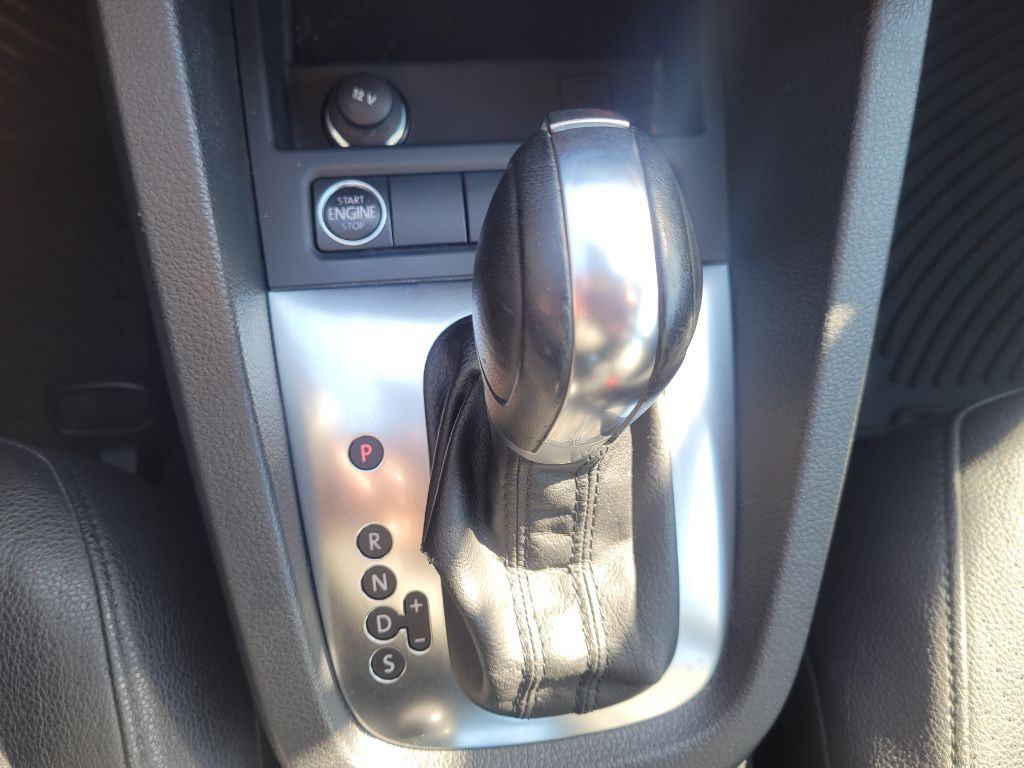 2011 Volkswagen Jetta Image 25