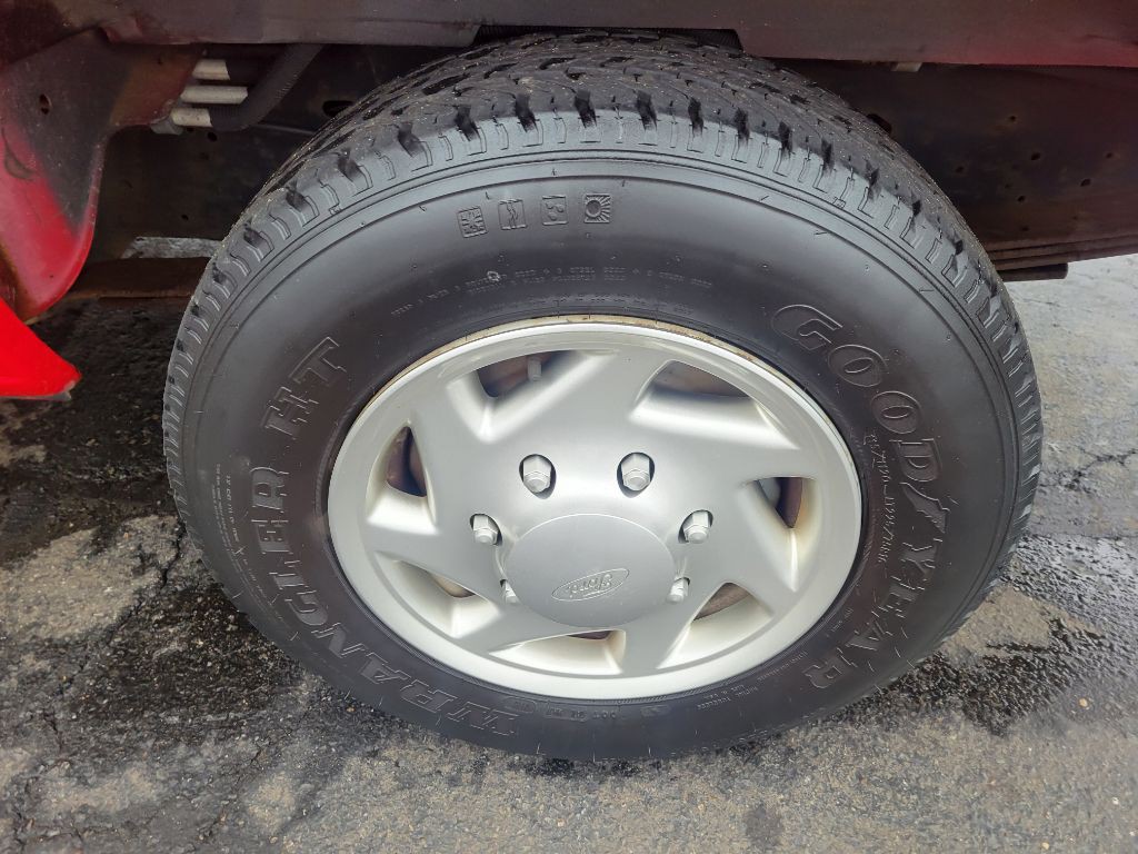 2012 Ford Econoline Image 13