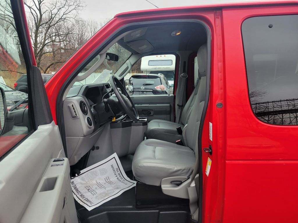 2012 Ford Econoline Image 15