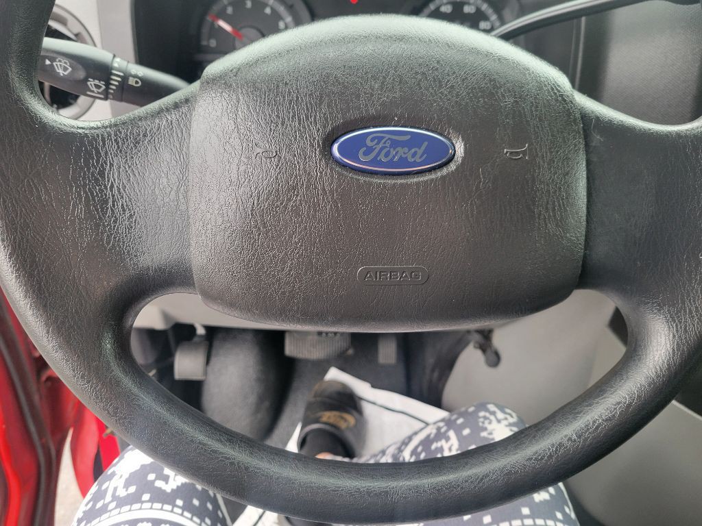 2012 Ford Econoline Image 20