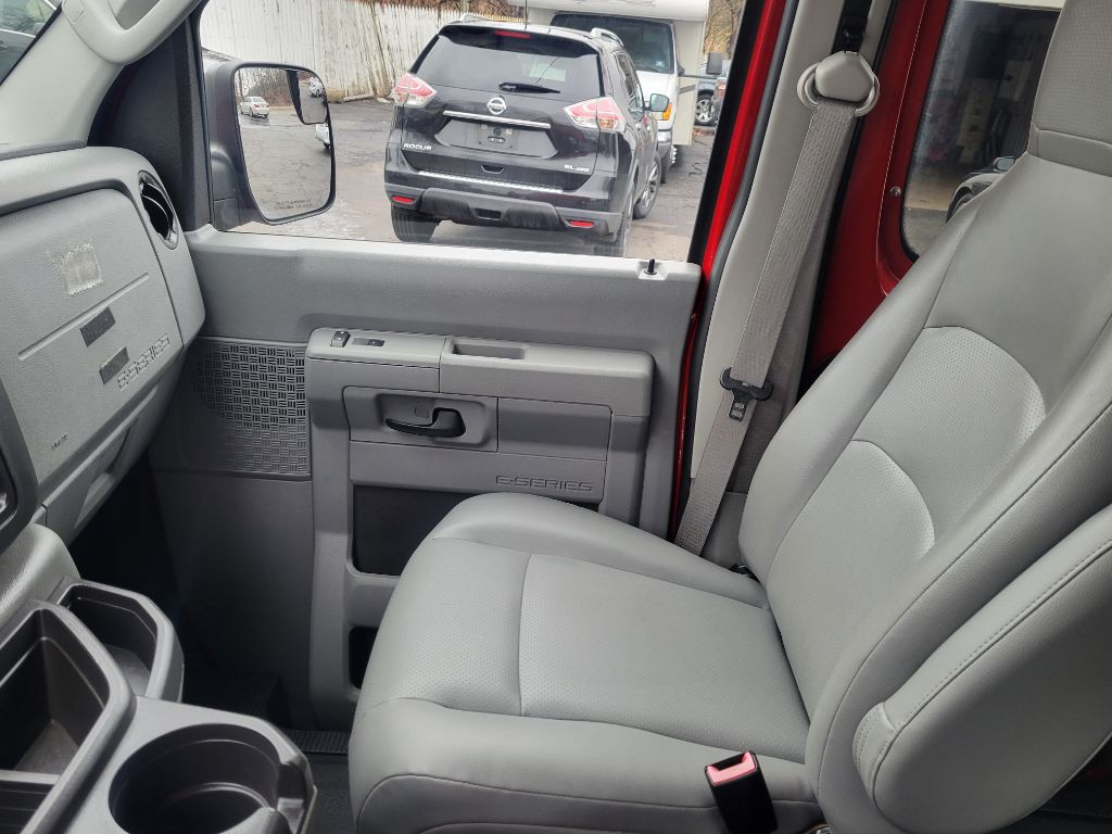 2012 Ford Econoline Image 22