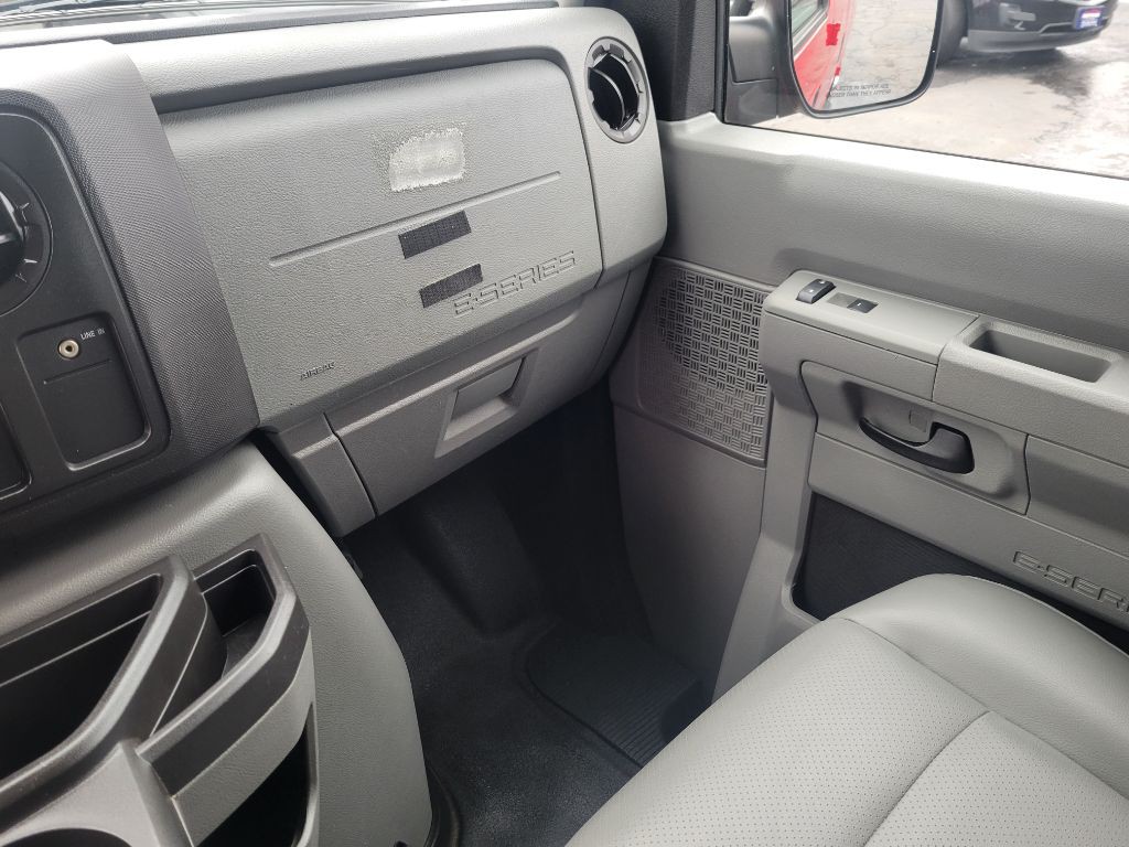 2012 Ford Econoline Image 23