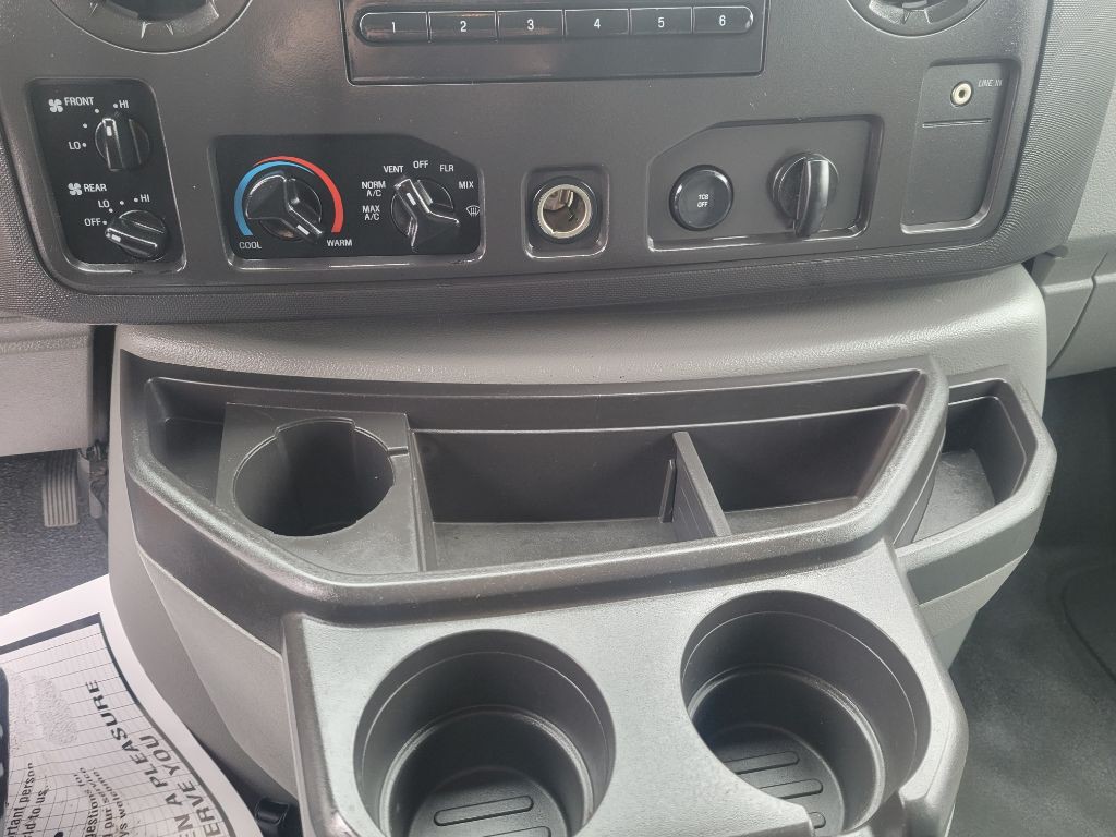 2012 Ford Econoline Image 25