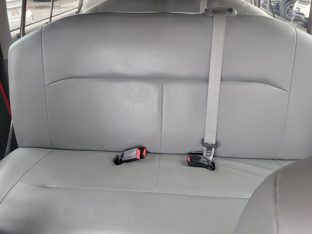 2012 Ford Econoline Image 28