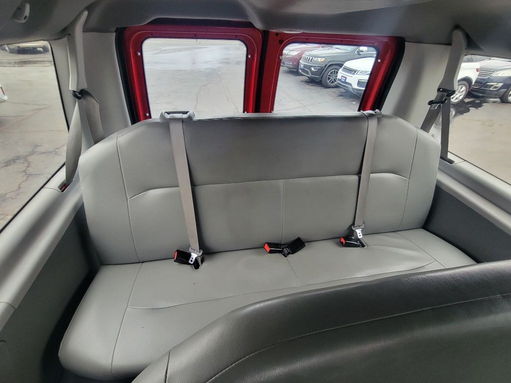 2012 Ford Econoline Image 31