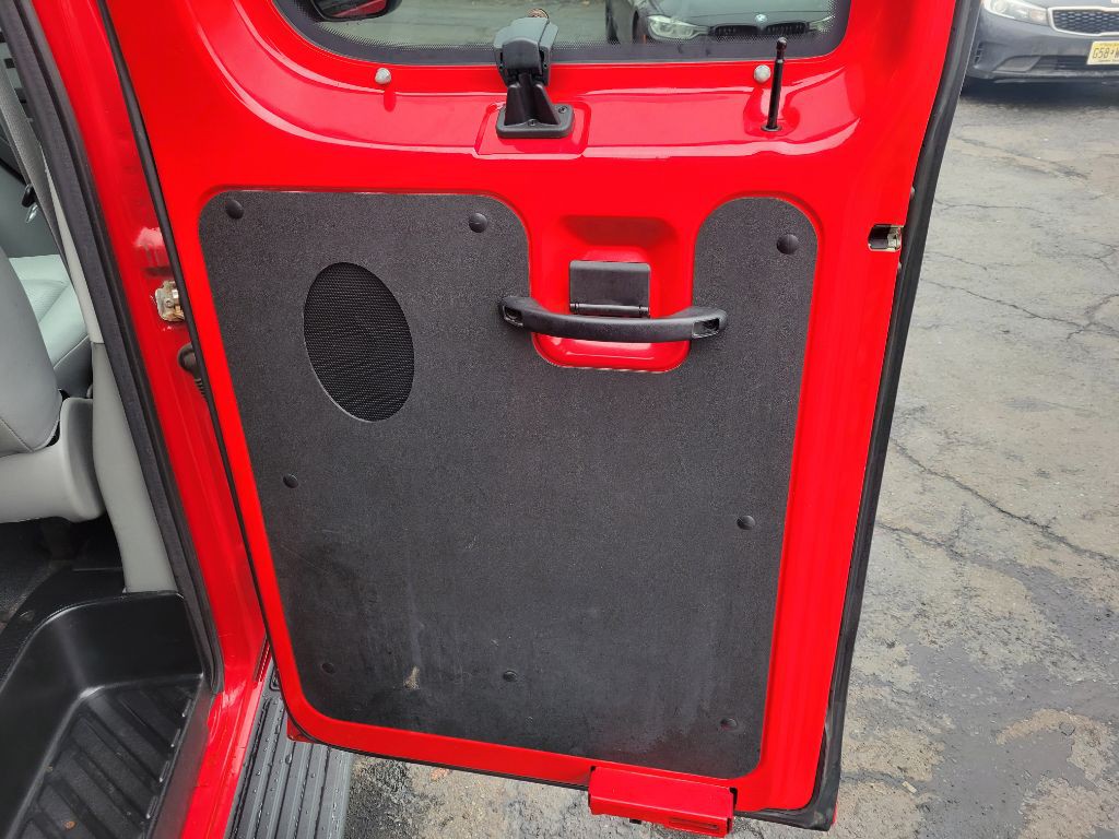 2012 Ford Econoline Image 34