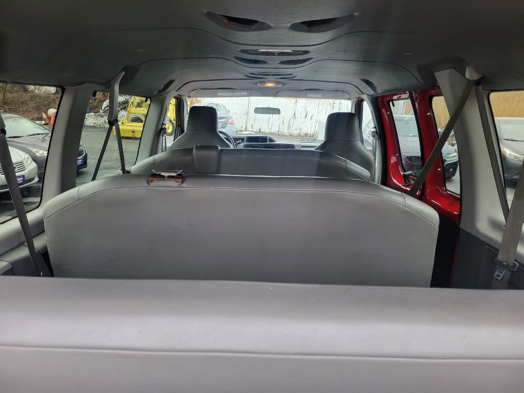 2012 Ford Econoline Image 39