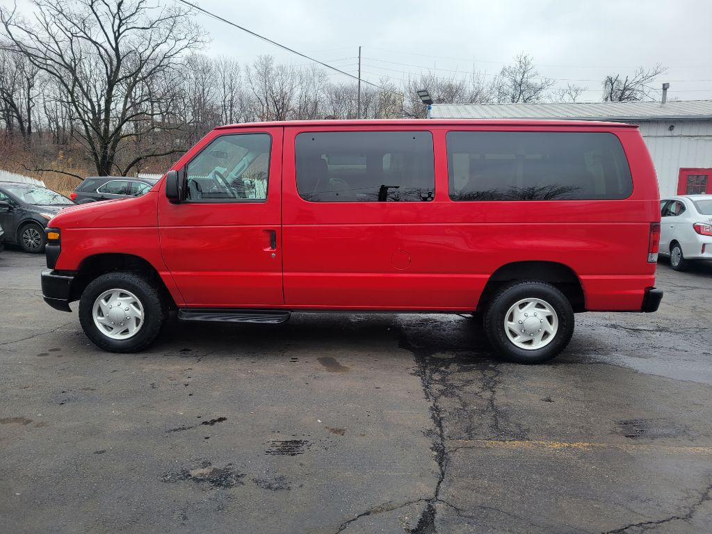2012 Ford Econoline Image 2