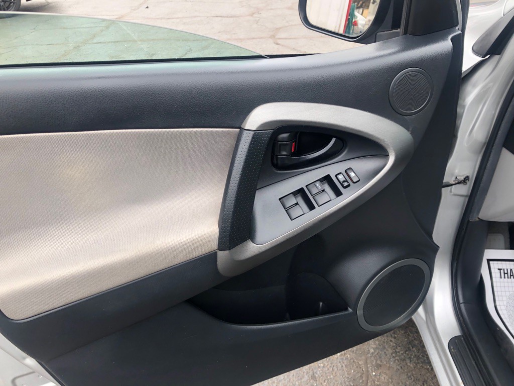 2011 Toyota Rav4 Image 16