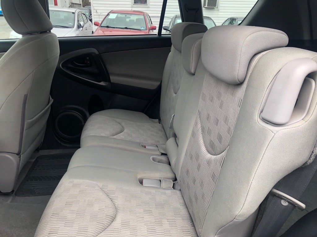 2011 Toyota Rav4 Image 18