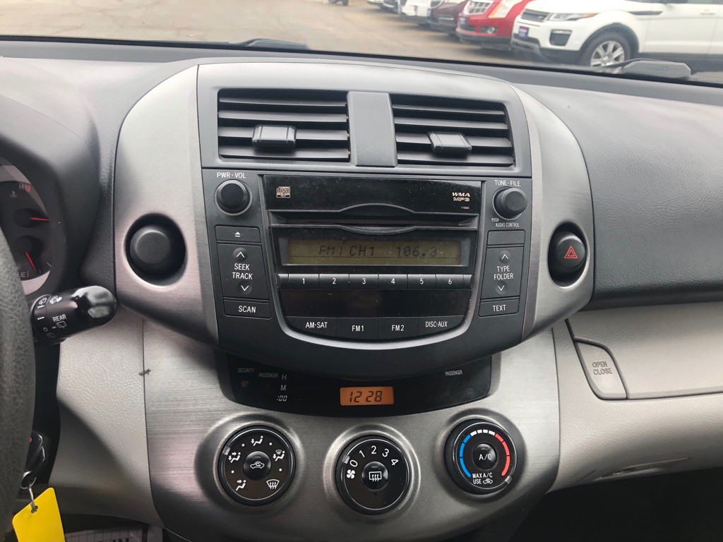 2011 Toyota Rav4 Image 28