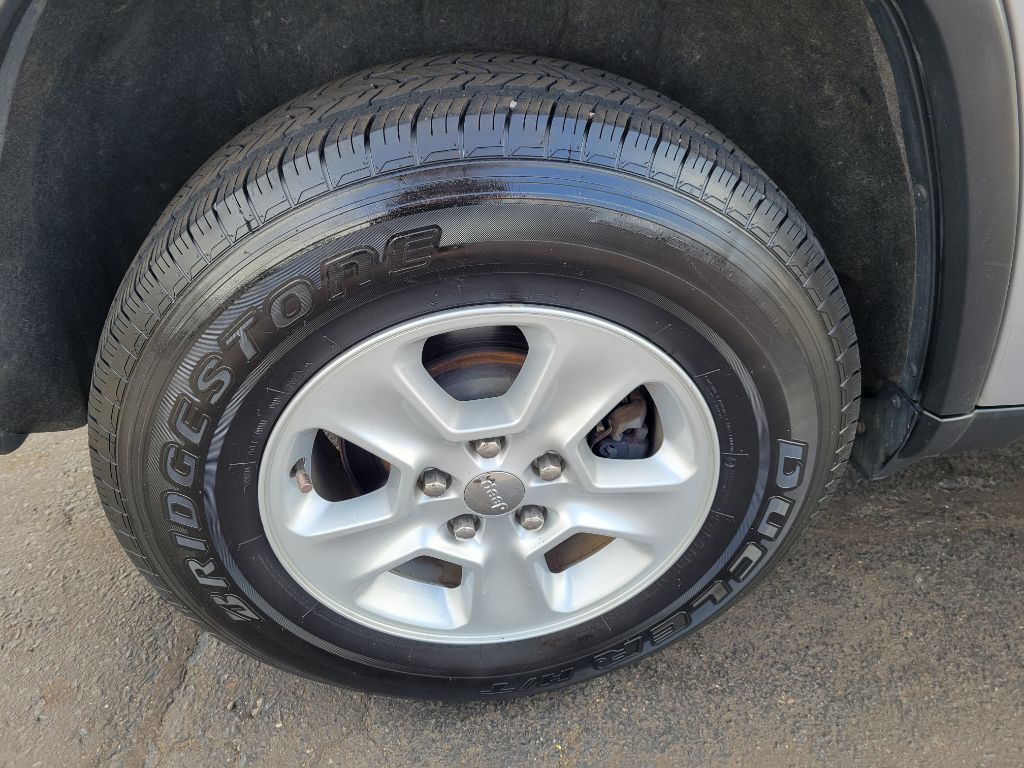 2015 Jeep Grand Cherokee Image 12