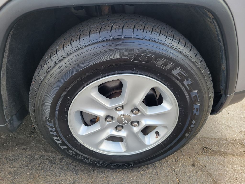 2015 Jeep Grand Cherokee Image 13