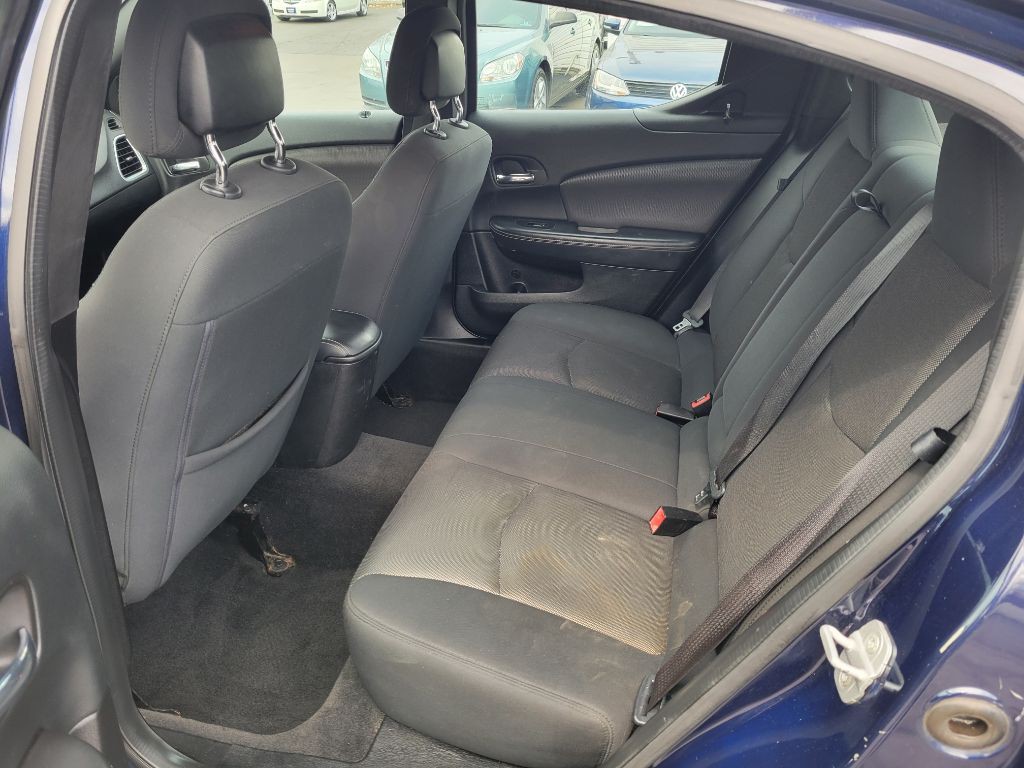 2013 Dodge Avenger Image 16