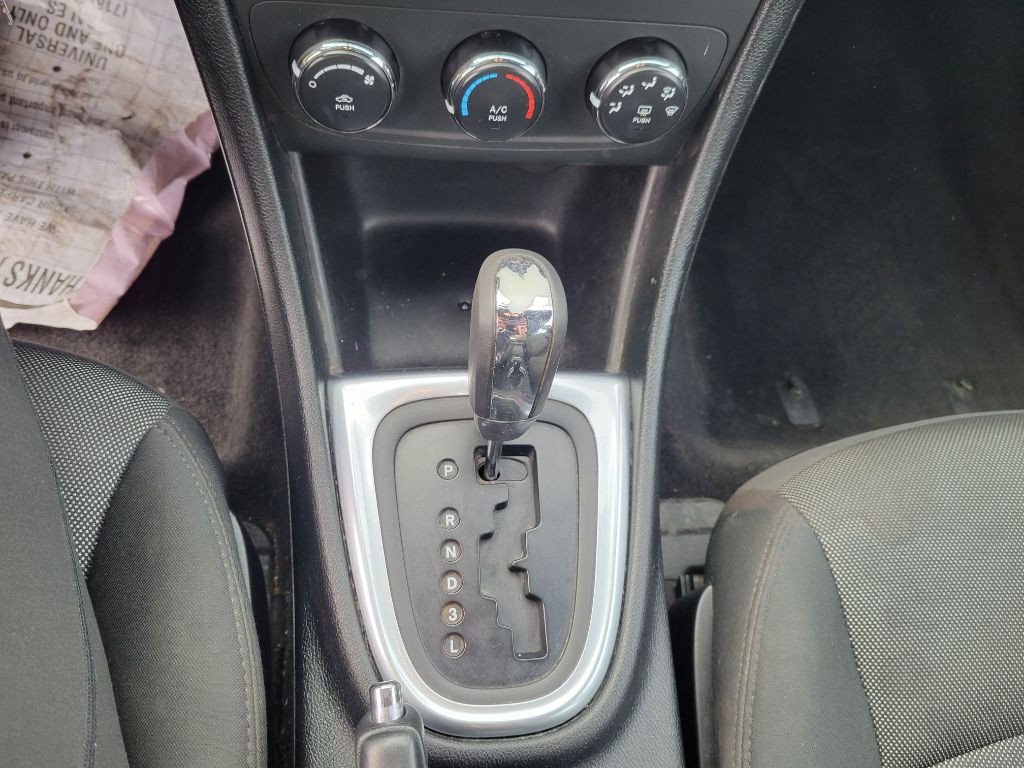 2013 Dodge Avenger Image 22