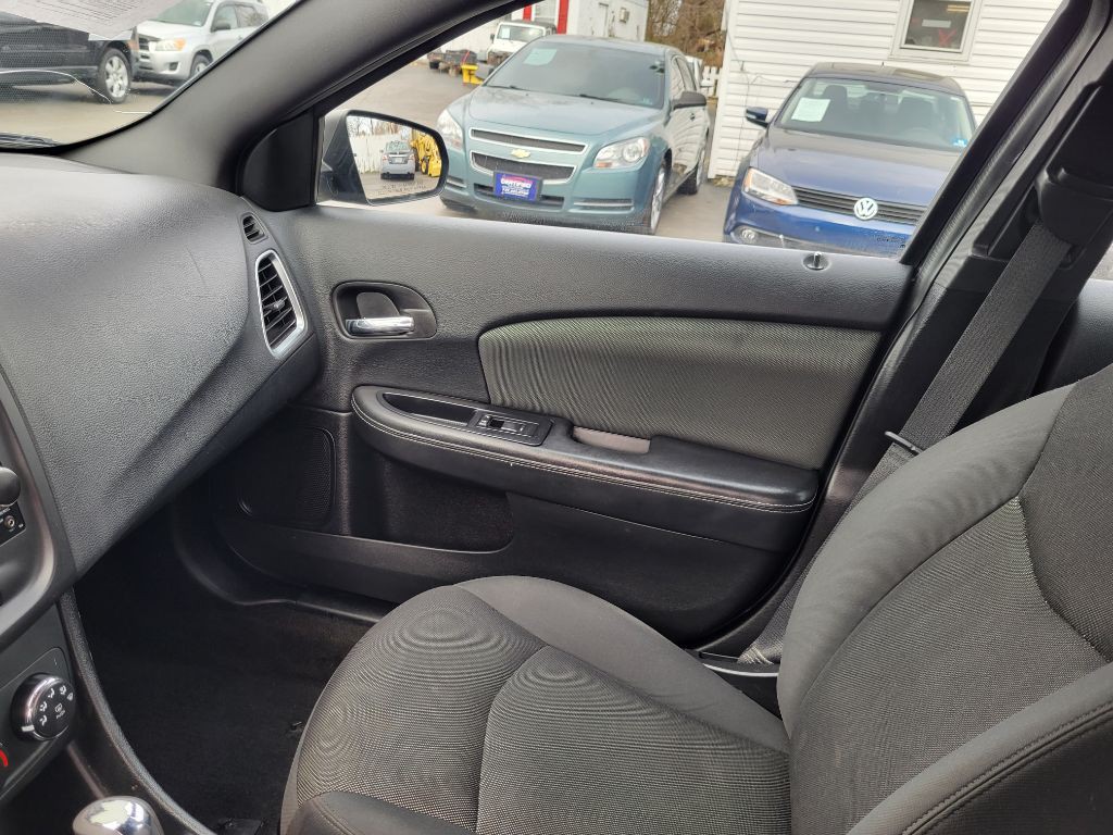 2013 Dodge Avenger Image 24