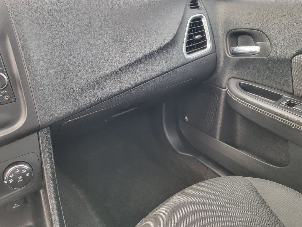 2013 Dodge Avenger Image 25