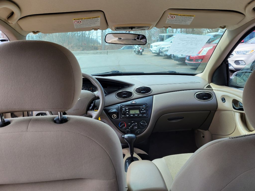 2004 Ford Focus Image 15