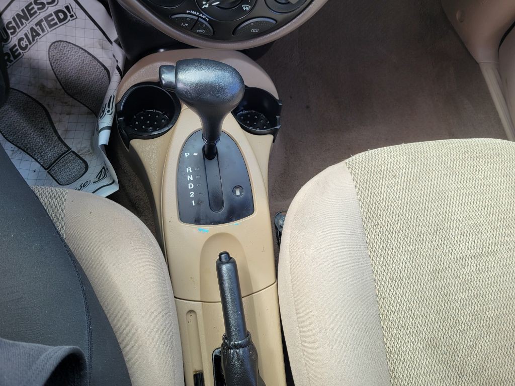 2004 Ford Focus Image 19