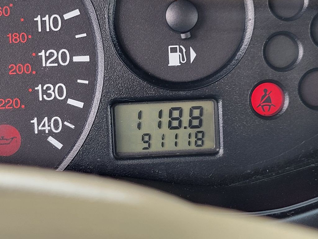 2004 Ford Focus Image 21