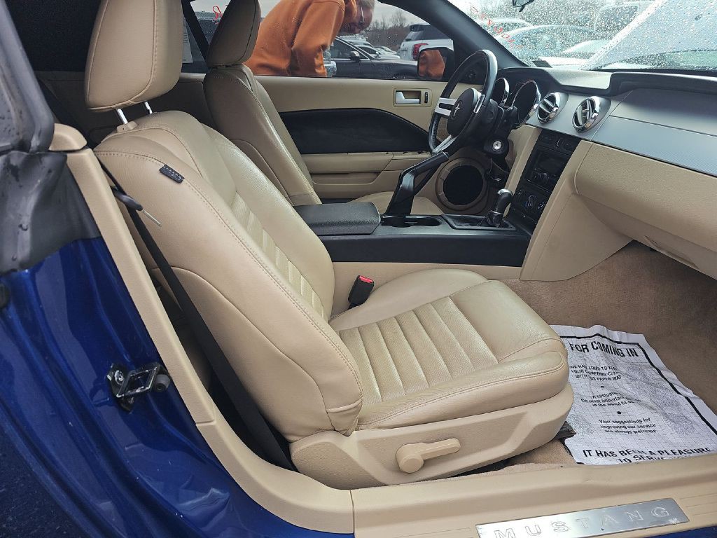 2007 Ford Mustang Image 7