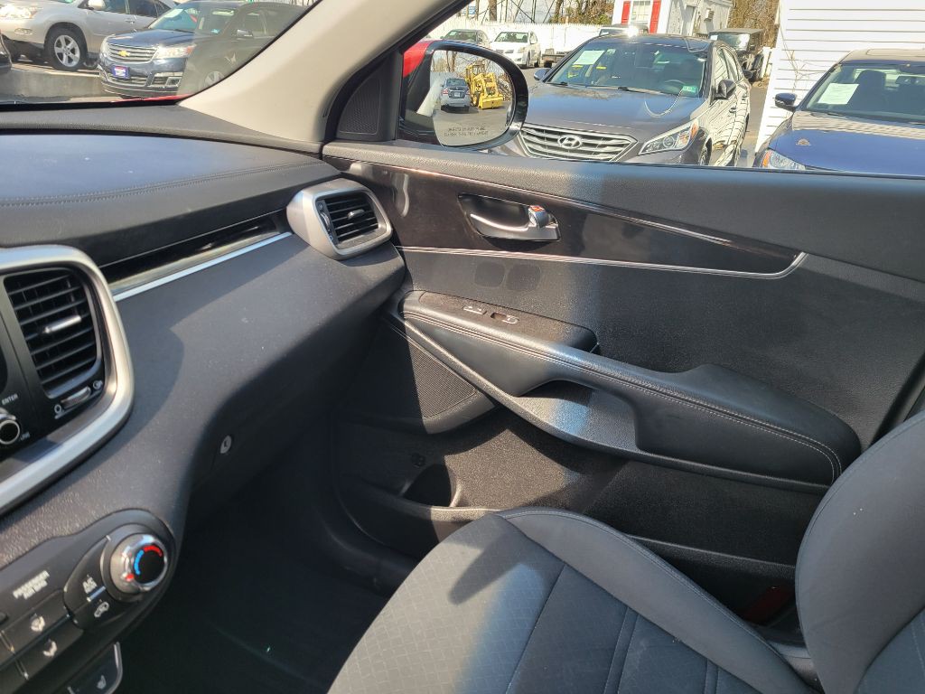 2016 Kia Sorento Image 16