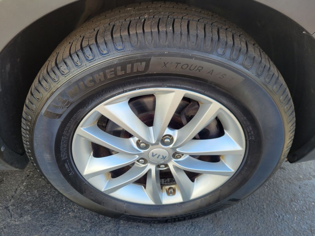 2016 Kia Sorento Image 32