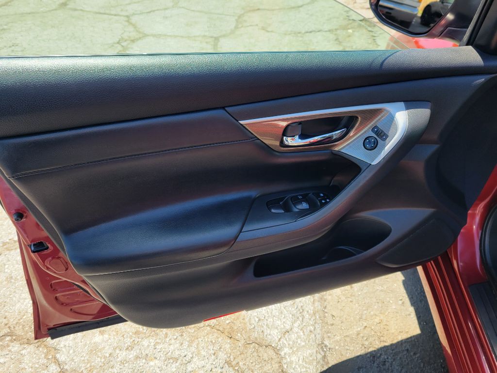 2015 Nissan Altima Image 16