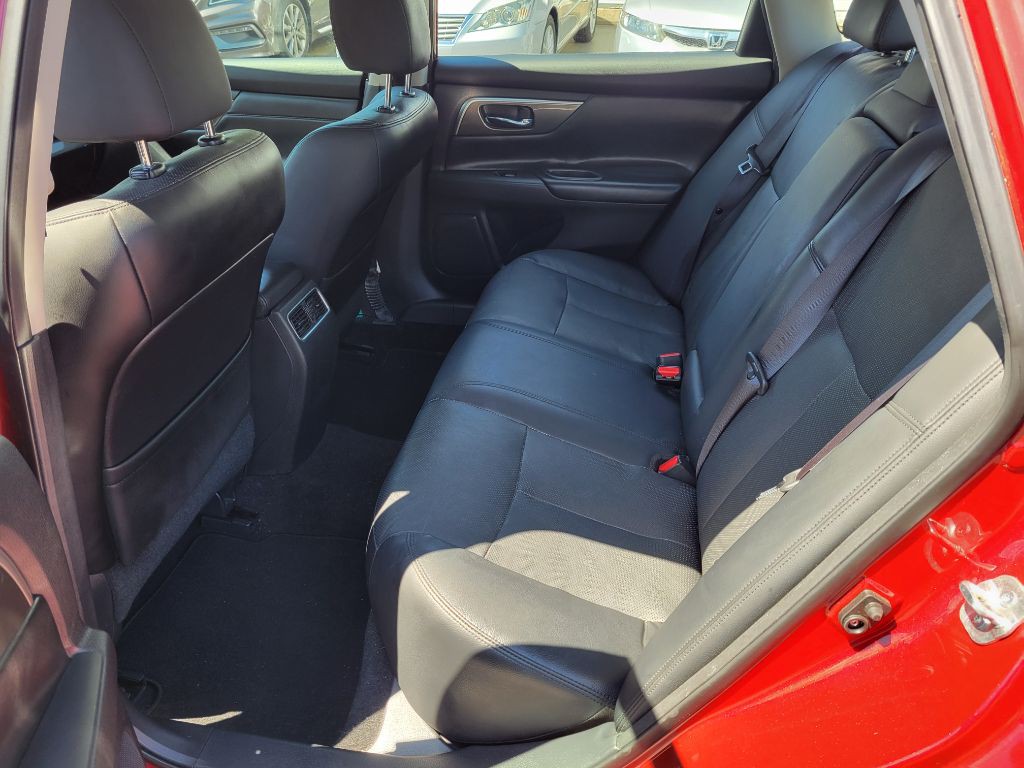 2015 Nissan Altima Image 17
