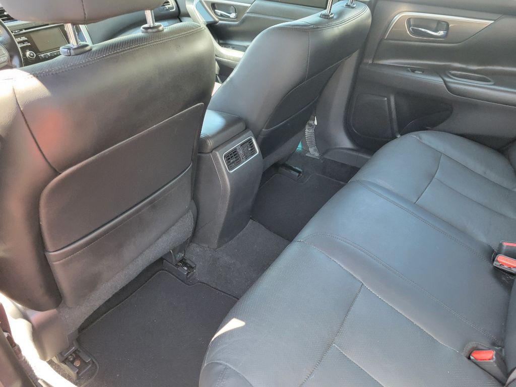 2015 Nissan Altima Image 18