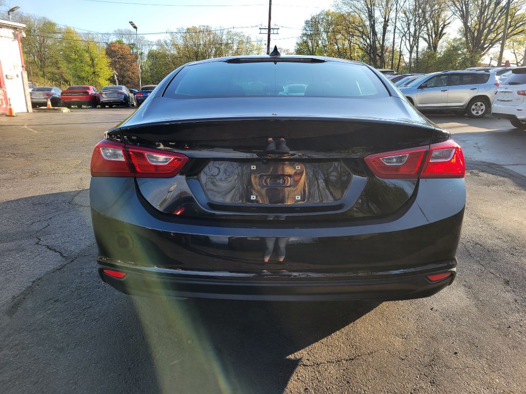 2017 Chevrolet Malibu Image 5