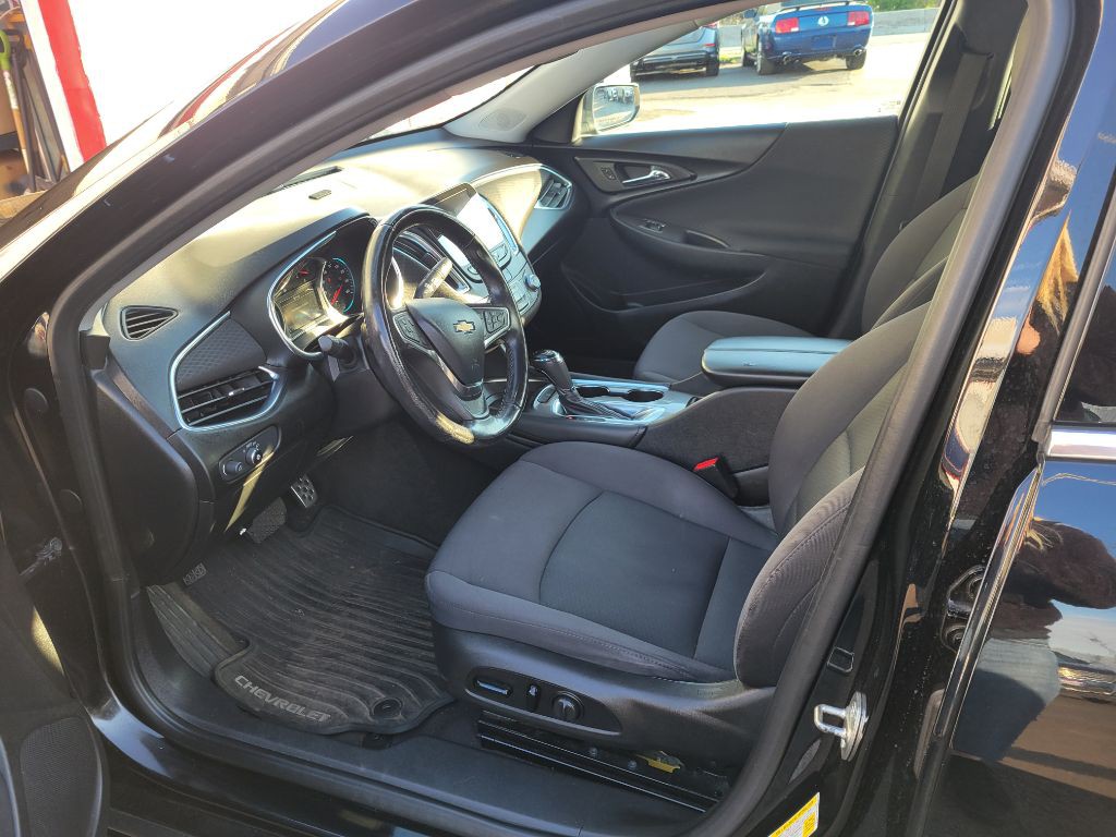 2017 Chevrolet Malibu Image 37
