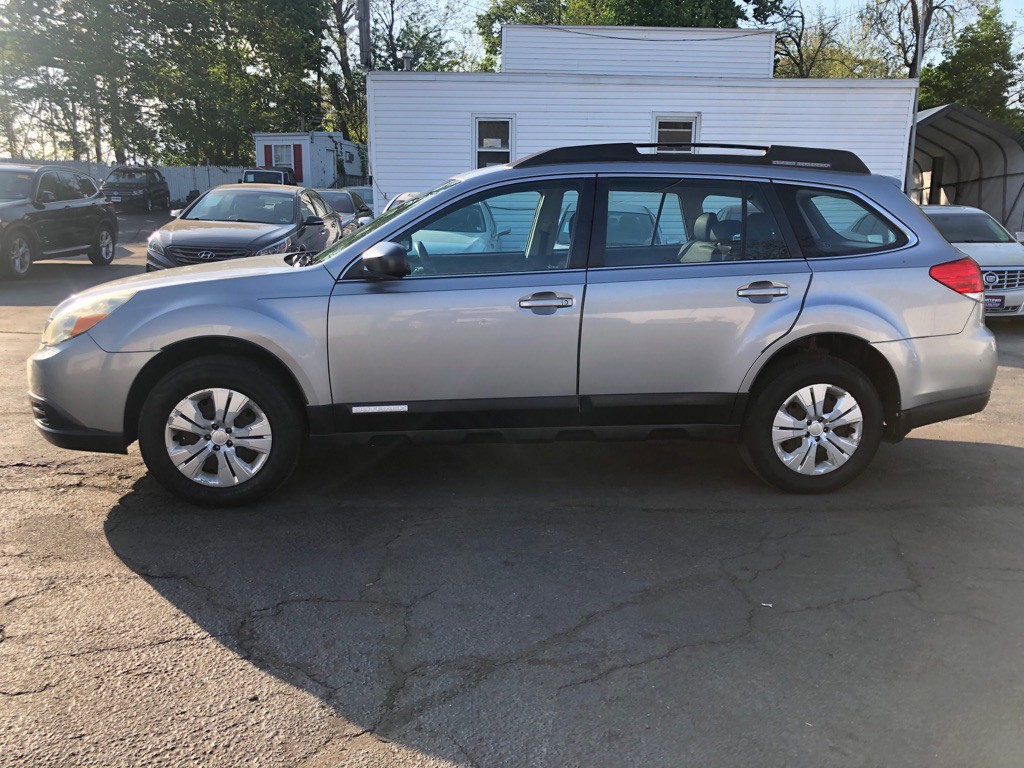 2011 Subaru Outback Image 4