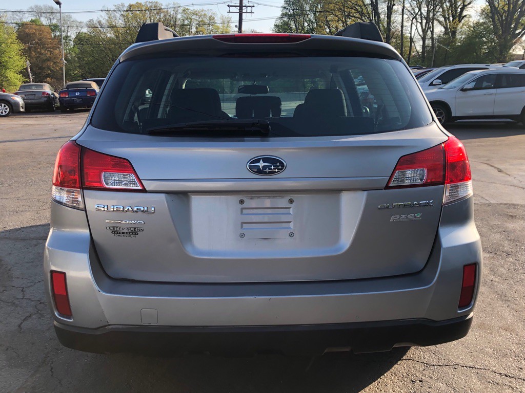 2011 Subaru Outback Image 6