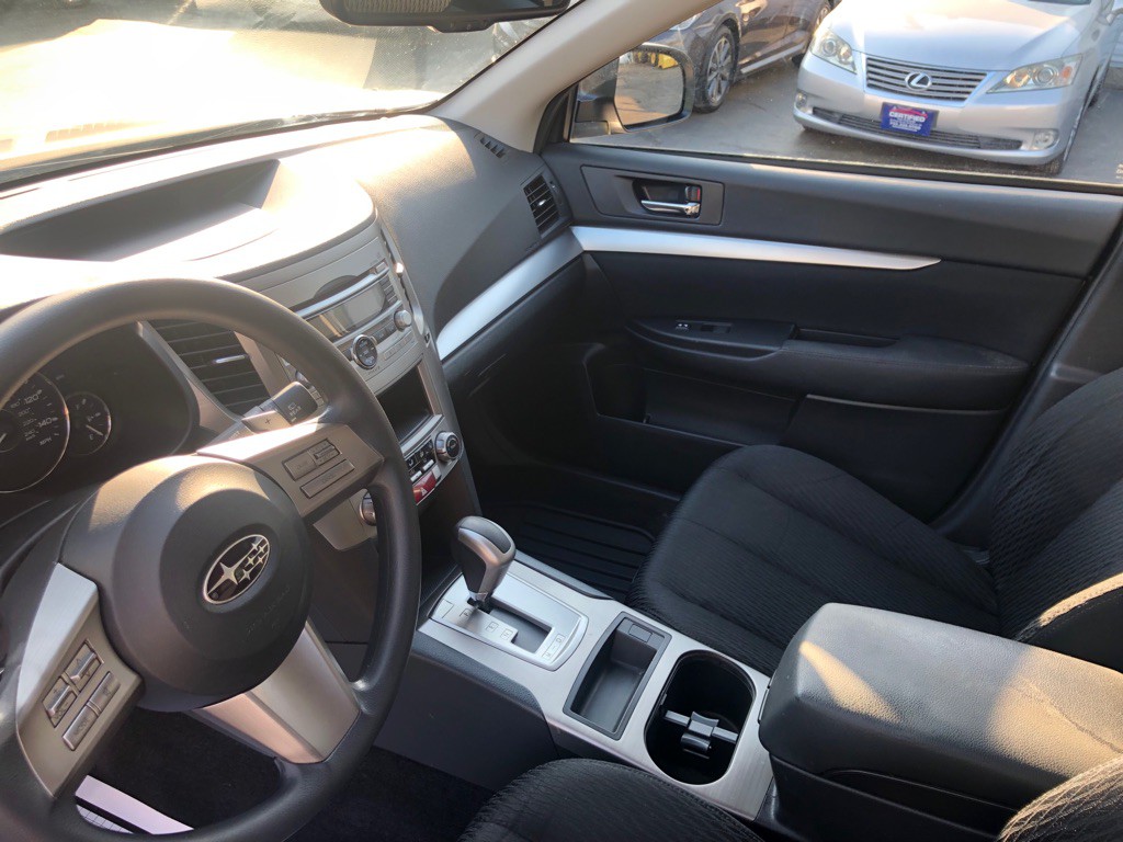 2011 Subaru Outback Image 15