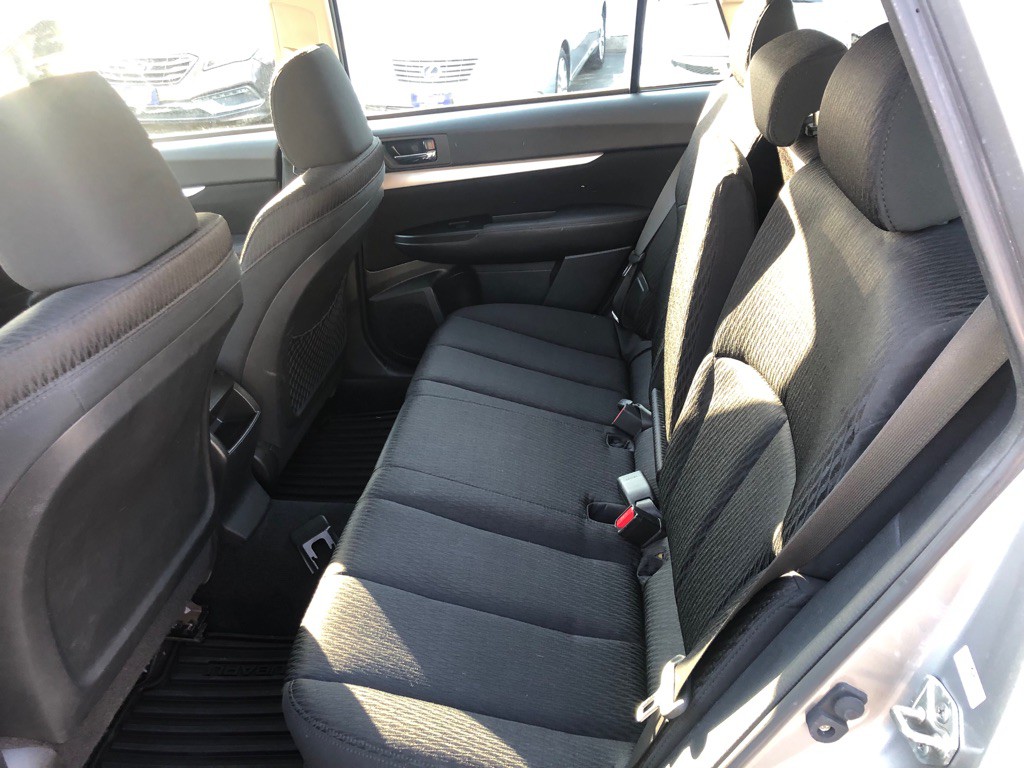 2011 Subaru Outback Image 17