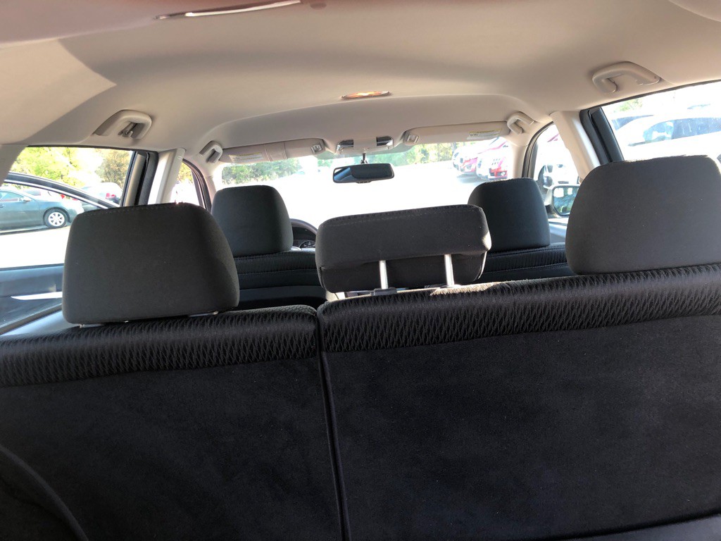 2011 Subaru Outback Image 25