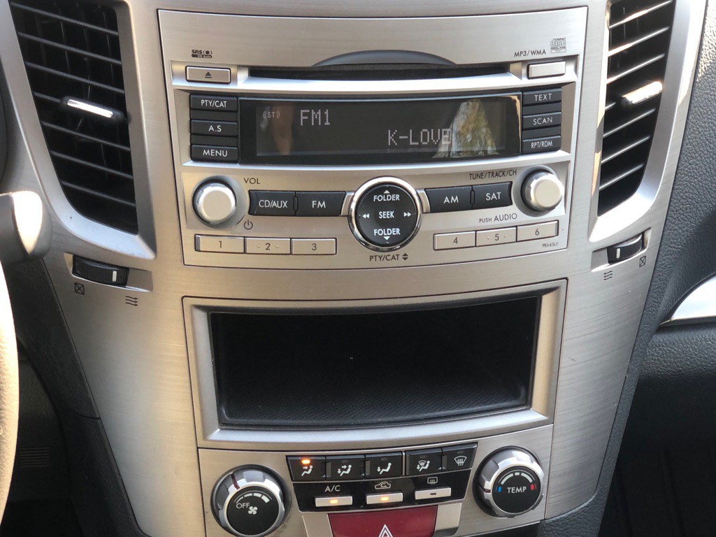 2011 Subaru Outback Image 32