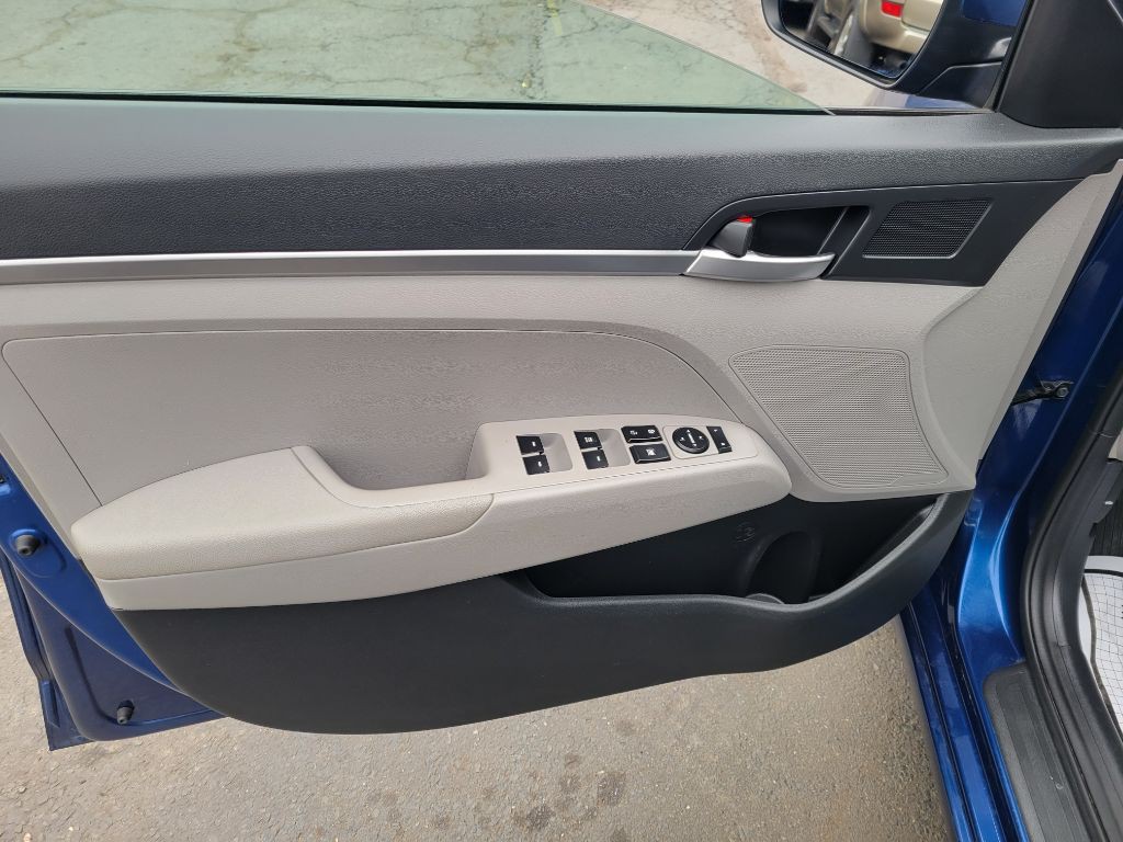2020 Hyundai Elantra Image 11