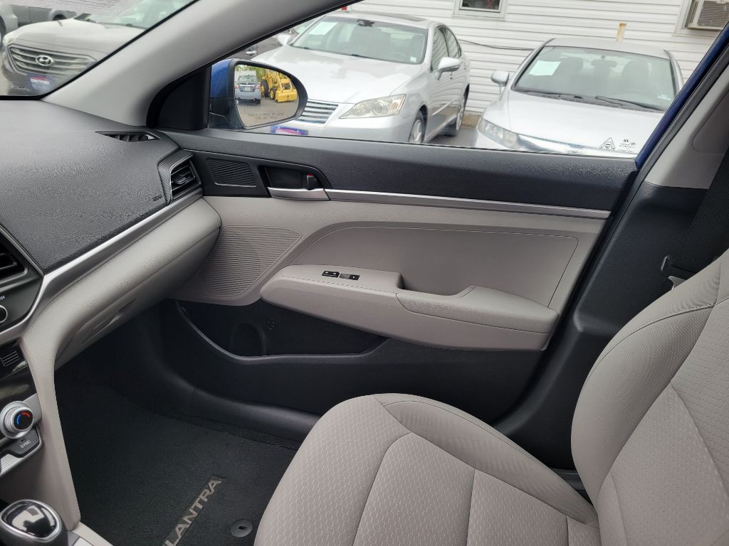 2020 Hyundai Elantra Image 25
