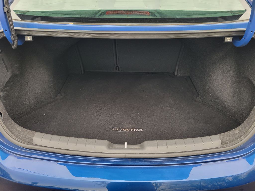 2020 Hyundai Elantra Image 29