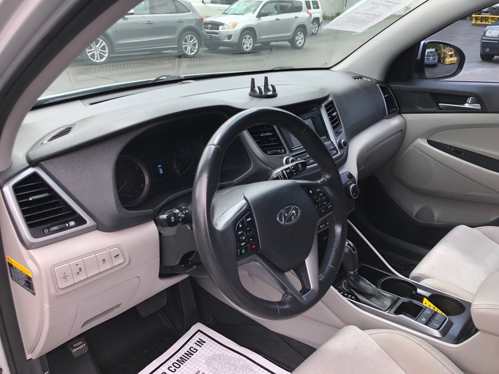 2016 Hyundai Tucson Image 19