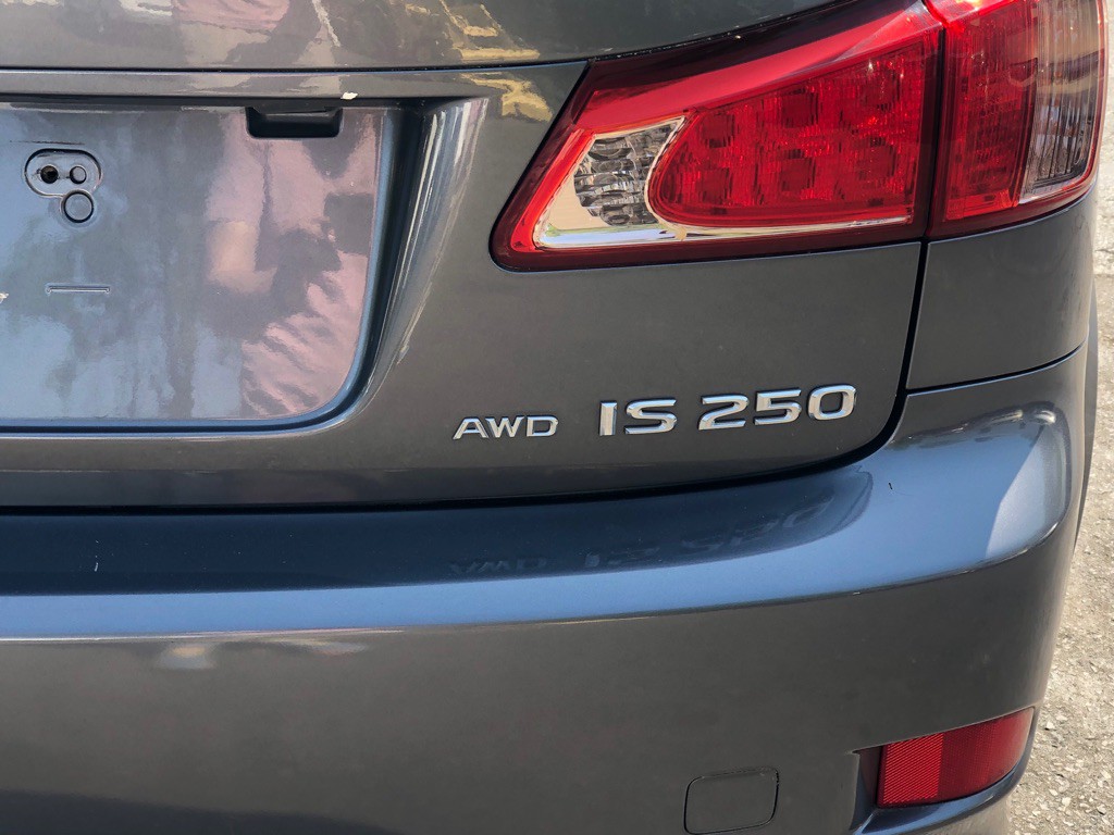 2012 Lexus IS Image 11