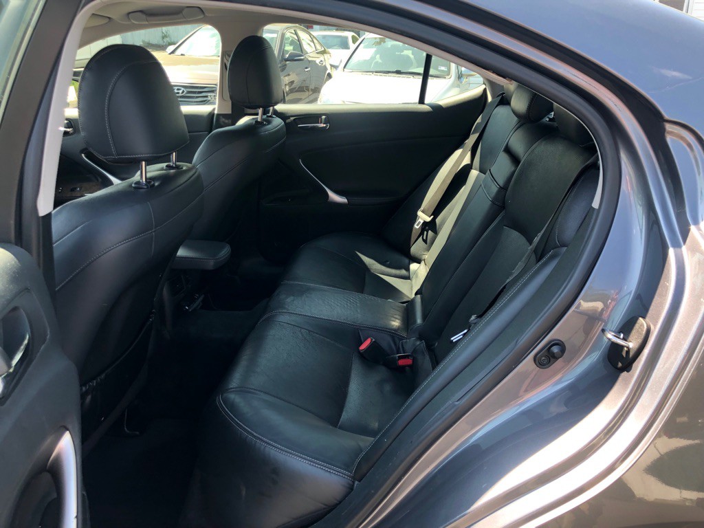 2012 Lexus IS Image 19