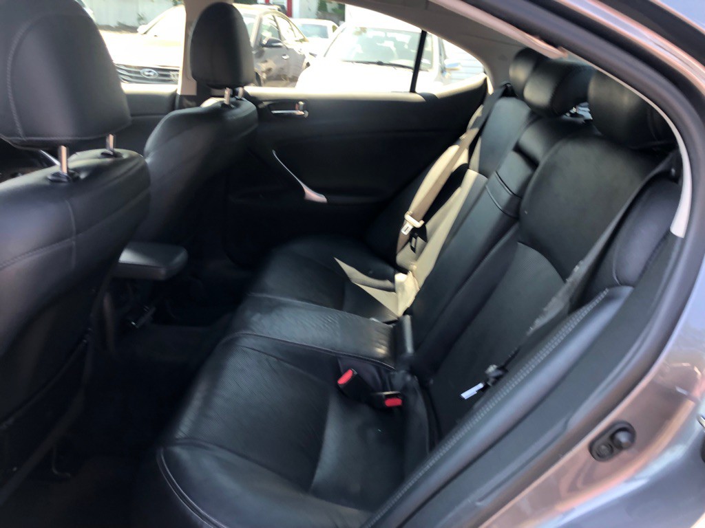 2012 Lexus IS Image 21